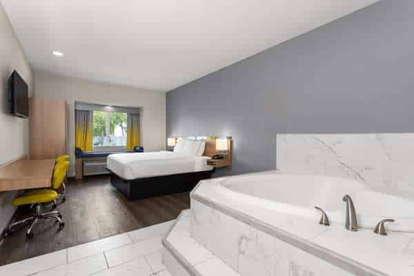 Microtel Inn & Suites By Wyndham Panama City
