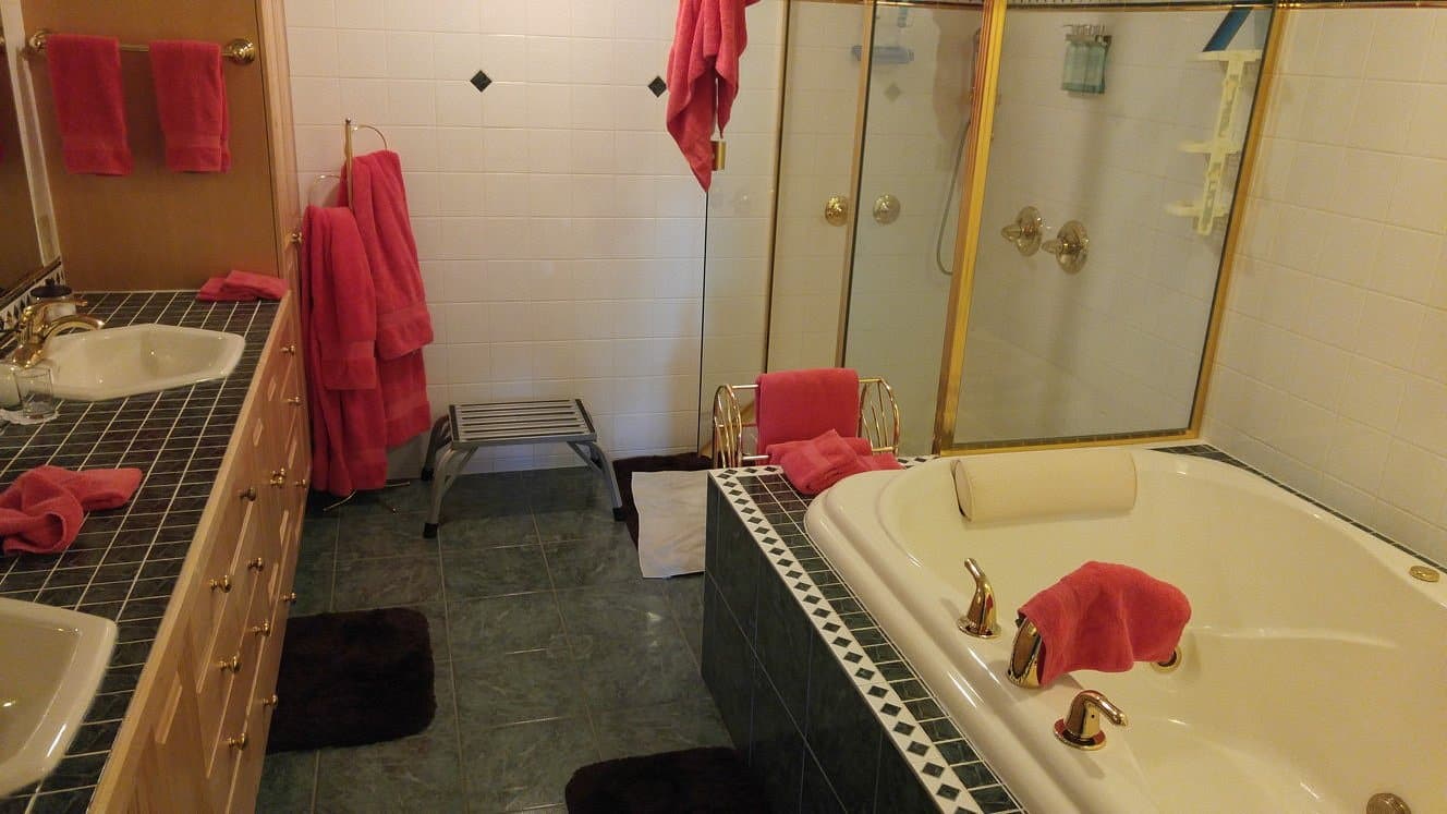 Alaska House of Jade Bed and Breakfast