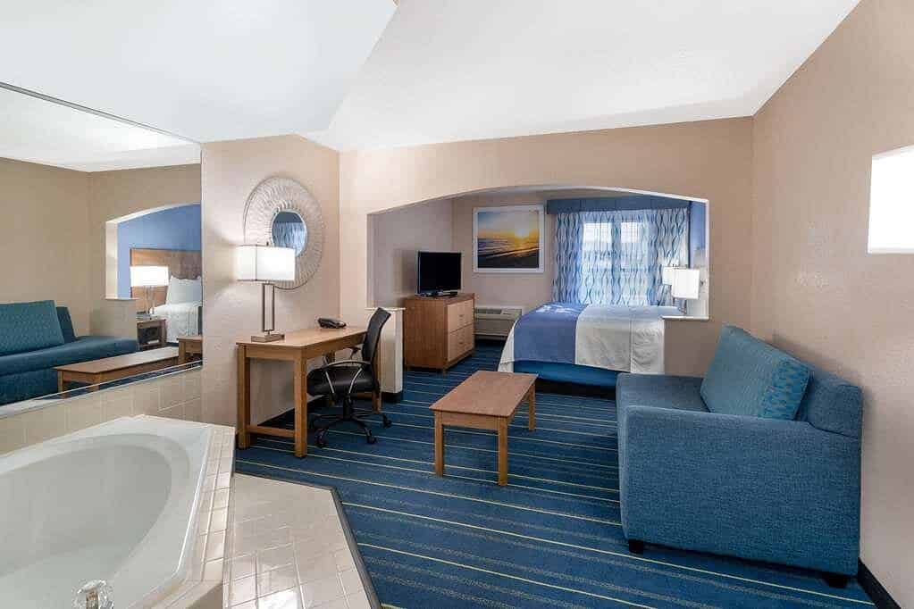 Days Inn by Wyndham Panama City