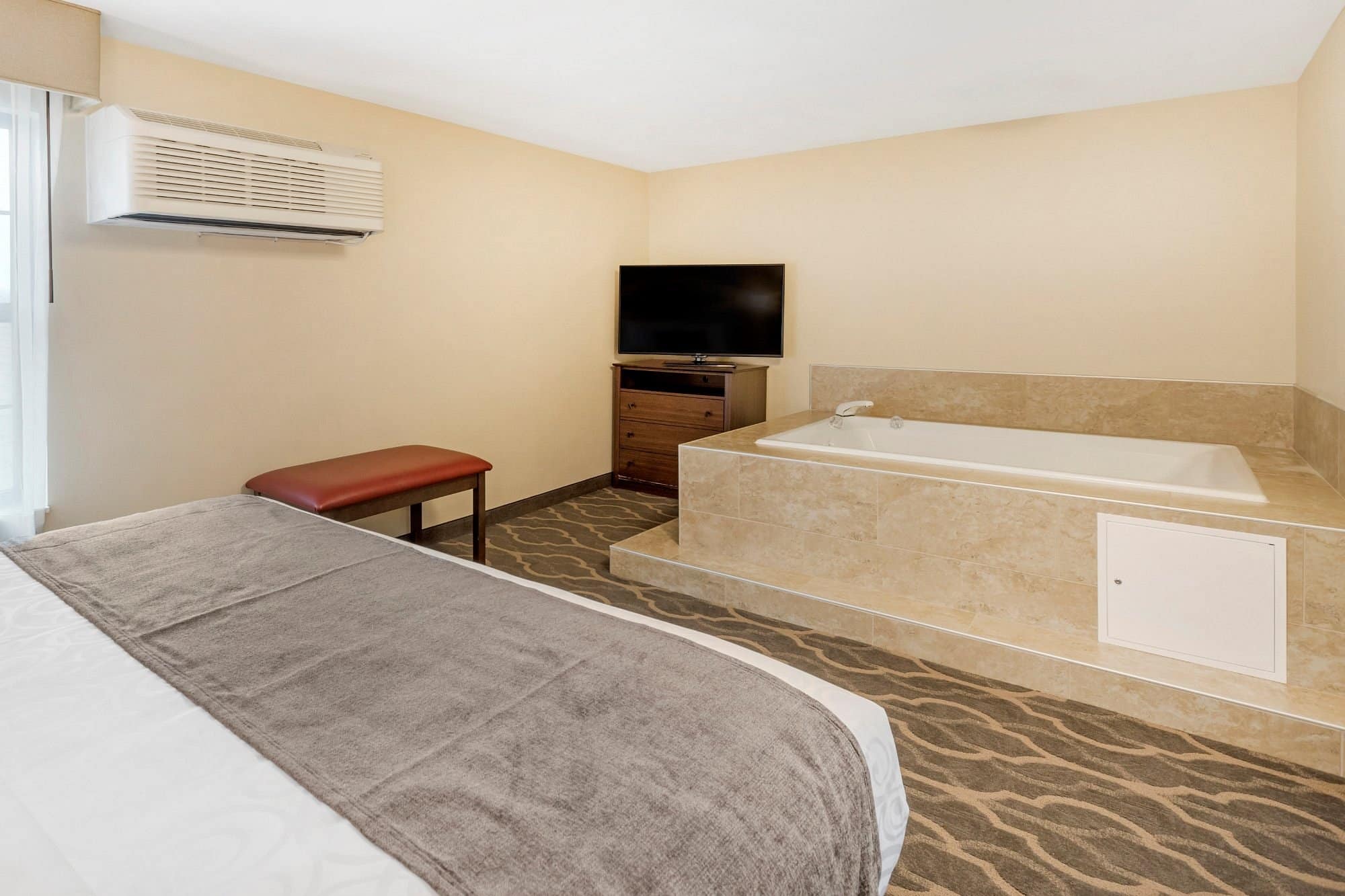 Country Inn & Suites, Grandville-Grand Rapids West