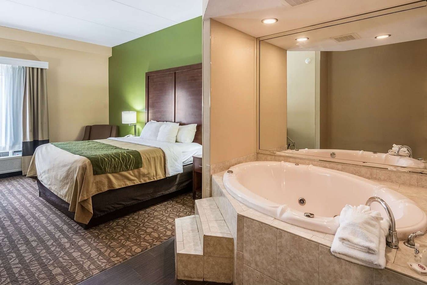 Comfort Inn & Suites Panama City Mall
