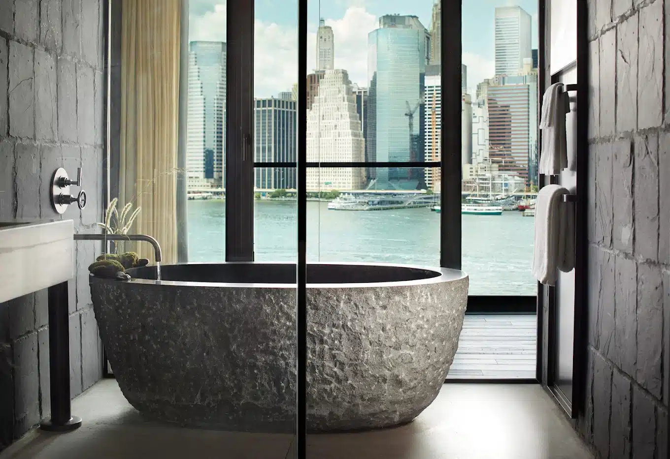 1 Hotel Brooklyn Bridge has Jacuzzi suites