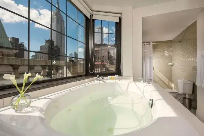 70 Park Avenue has Jacuzzi suites
