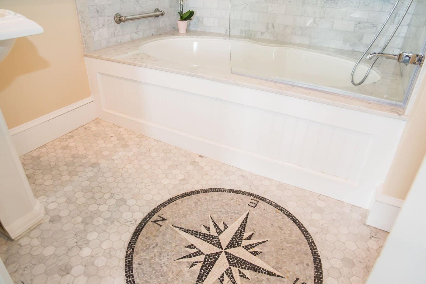 Almondy Inn has Jacuzzi suites