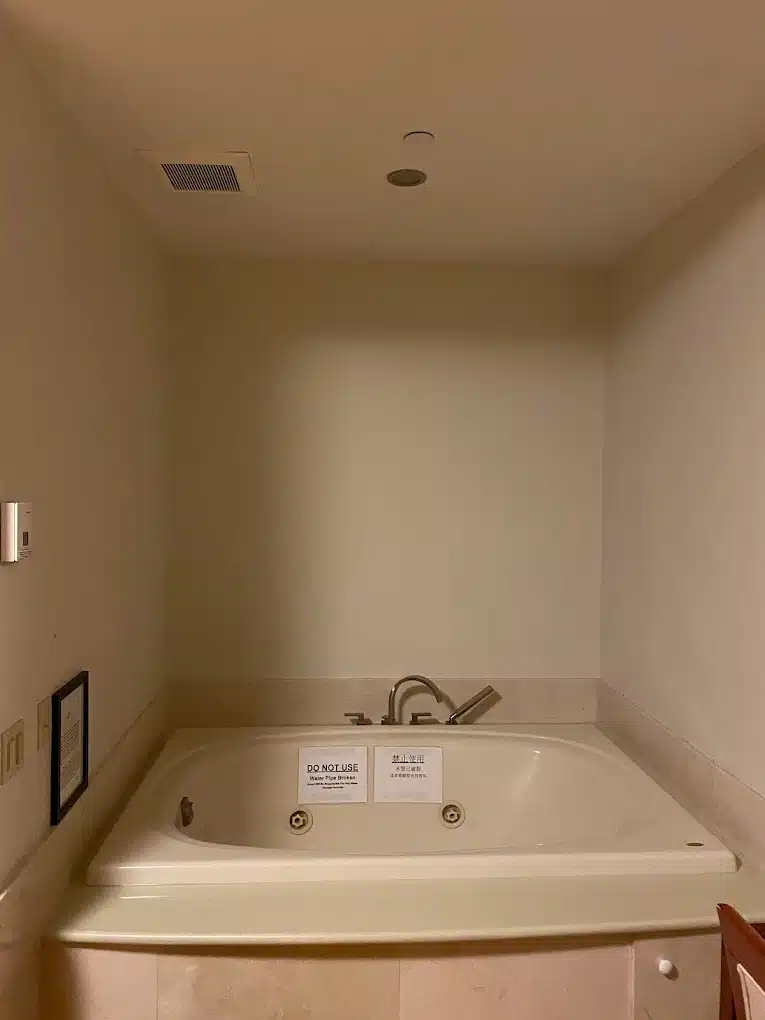 Asiatic Hotel New York has Jacuzzi suites