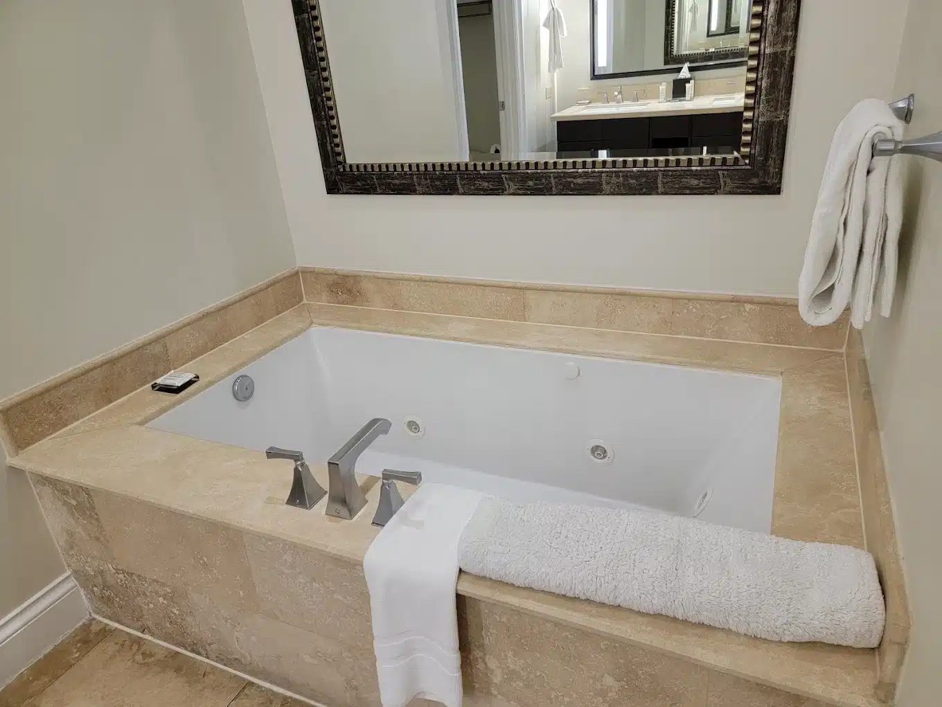 Beachside Resort Key West has Jacuzzi suites
