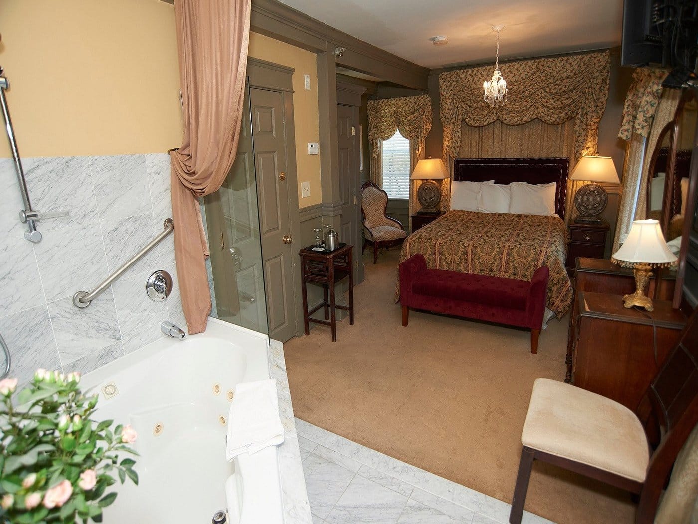 Bellevue Manor Newport