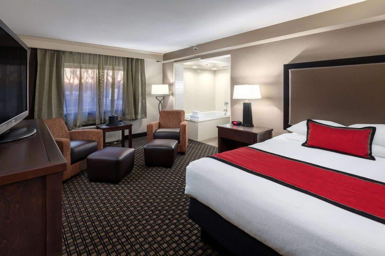 Best Western Plus Ramkota Hotel has Jacuzzi suites