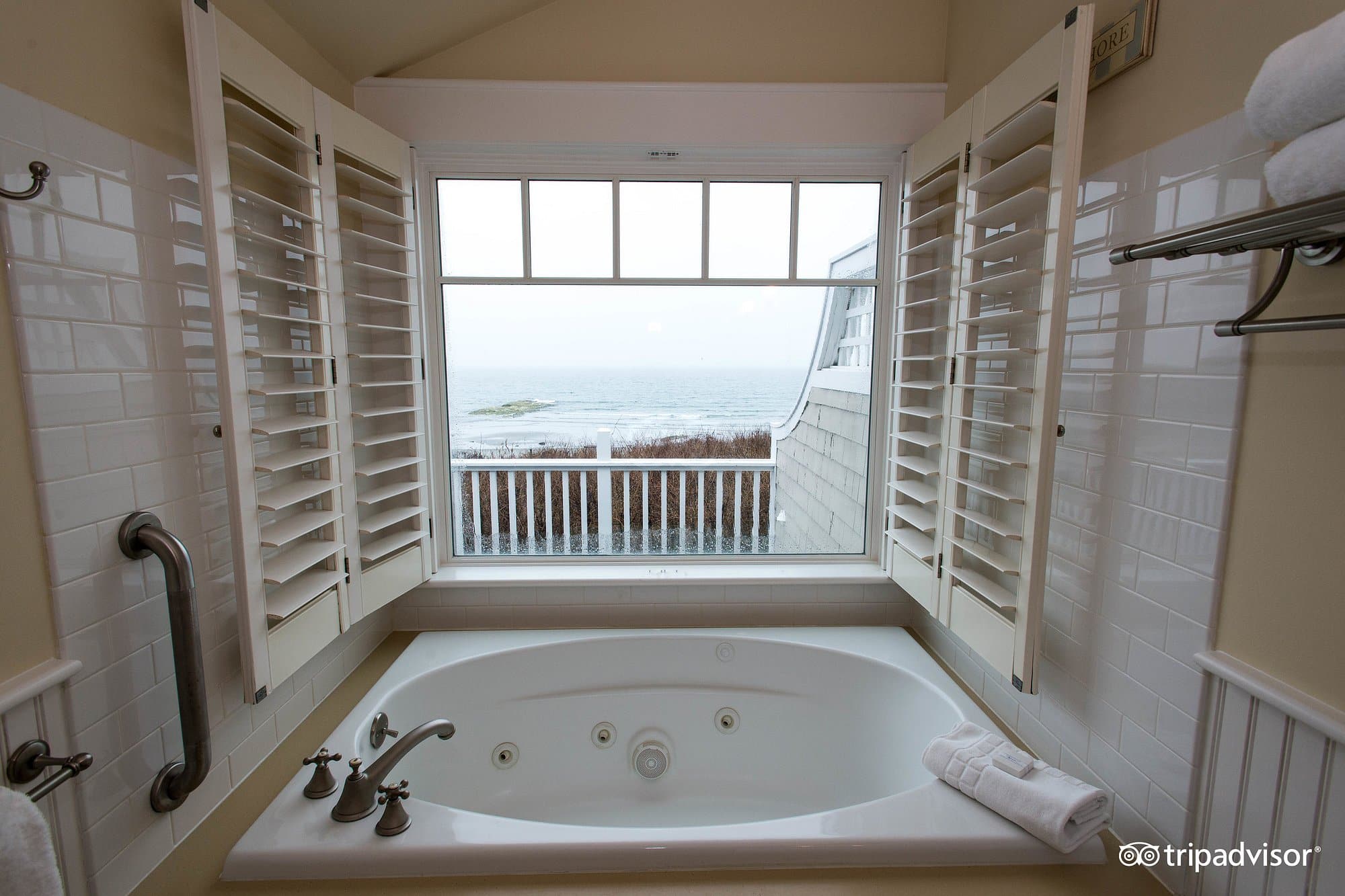 Castle Hill Inn has Jacuzzi suites