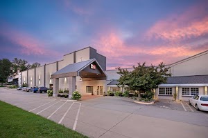 Cedar Rapids Hotels with Jacuzzi in Room