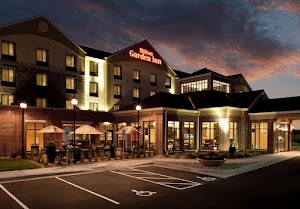 Sioux Falls Hotels with Jacuzzi in Room