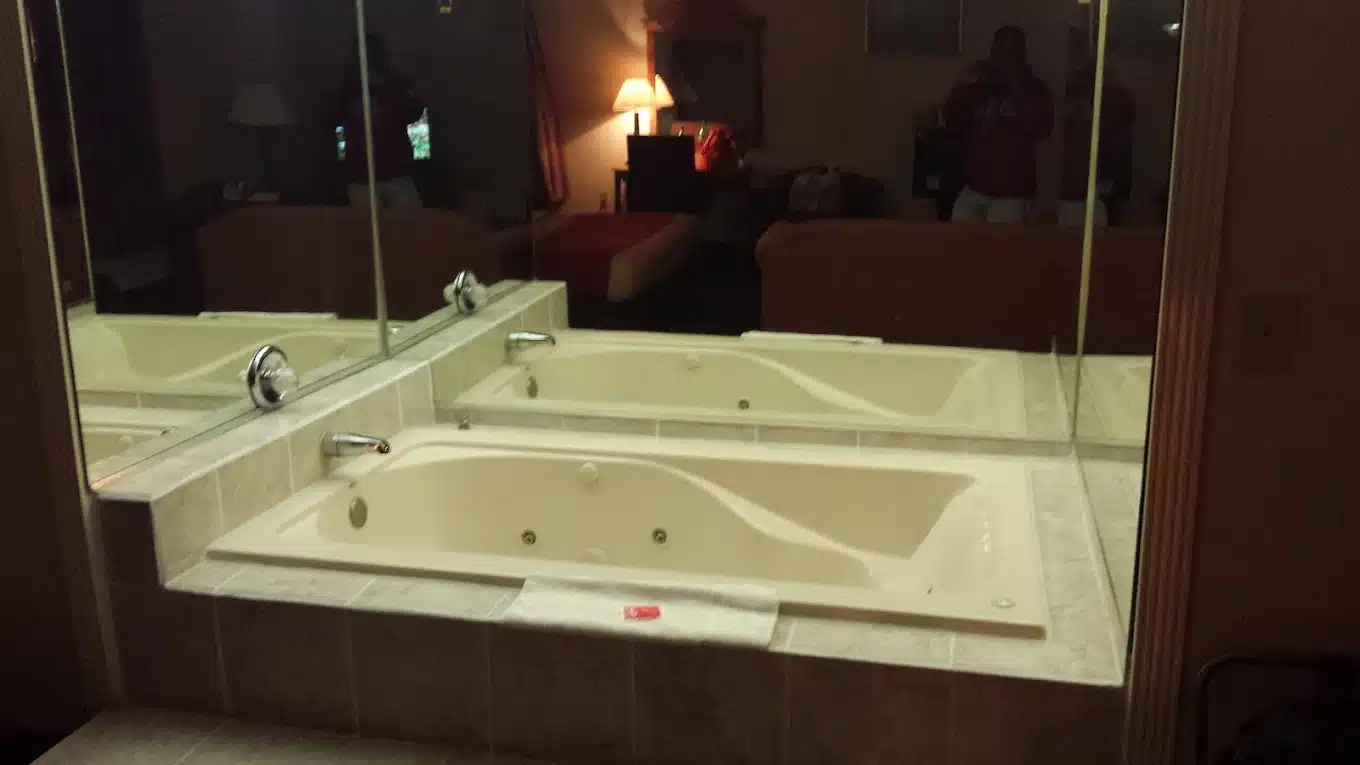 Econo Lodge & Suites Clarksville