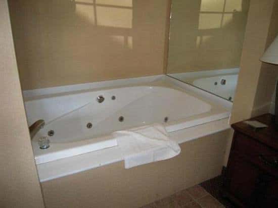 Grand Beach Resort Hotel has Jacuzzi suites