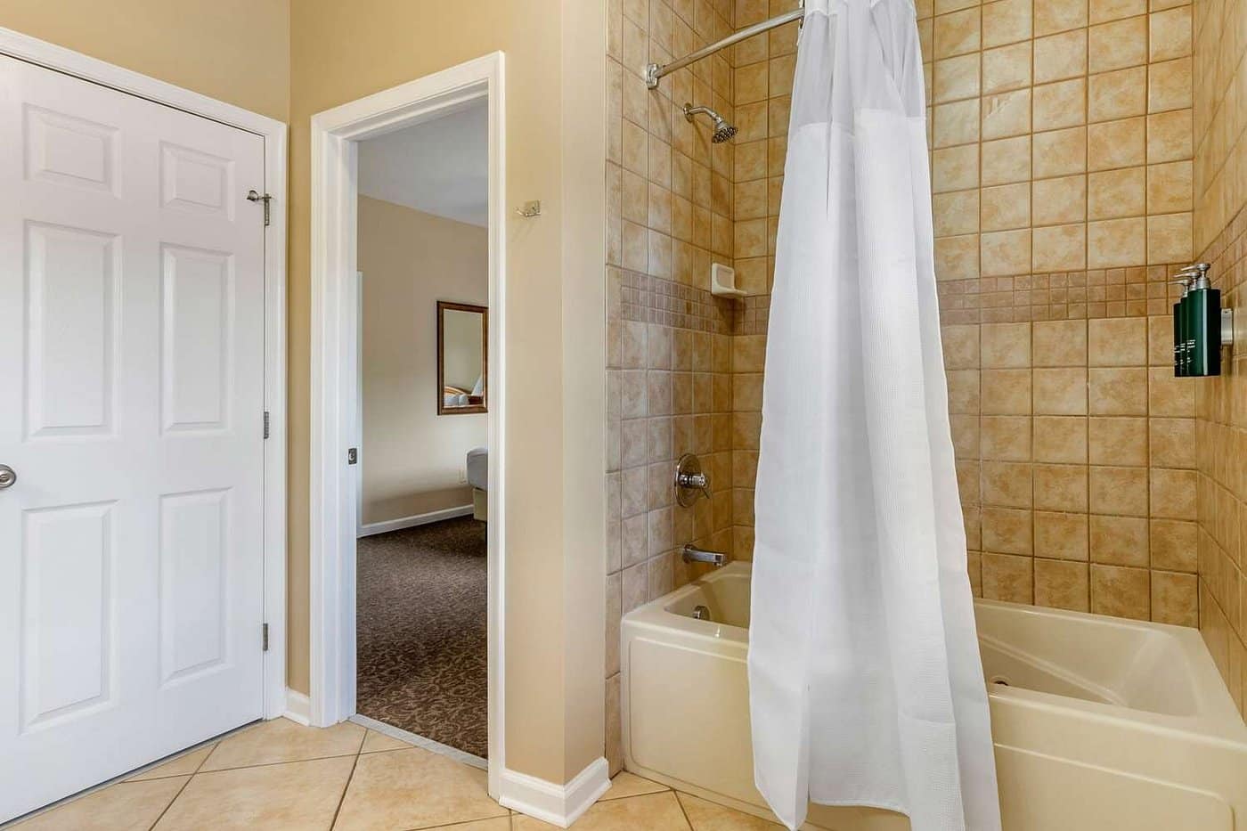 Hilton Vacation Club The Historic Powhatan Williamsburg has spa tub suites
