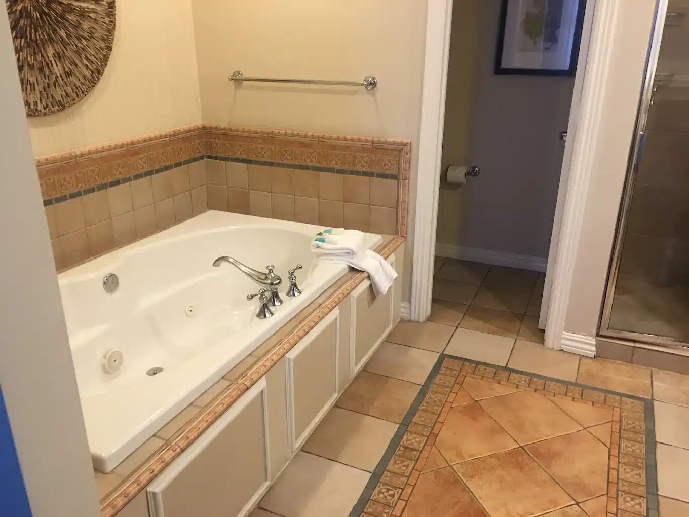 Hyatt Vacation Club at Windward Pointe has Jacuzzi suites