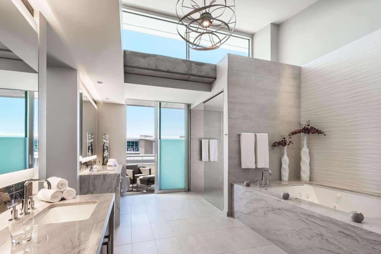 Mountain Shadows Resort Scottsdale has Jacuzzi suites