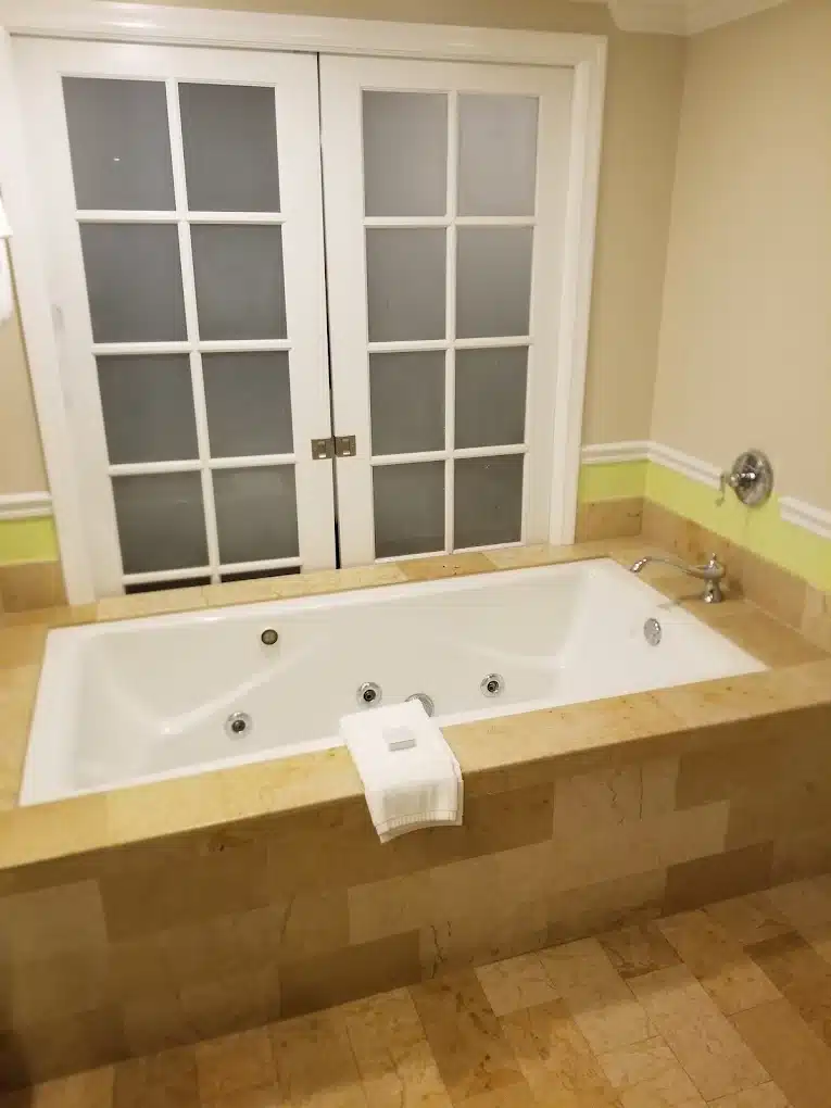 Ocean Key Resort & Spa has Jacuzzi suites