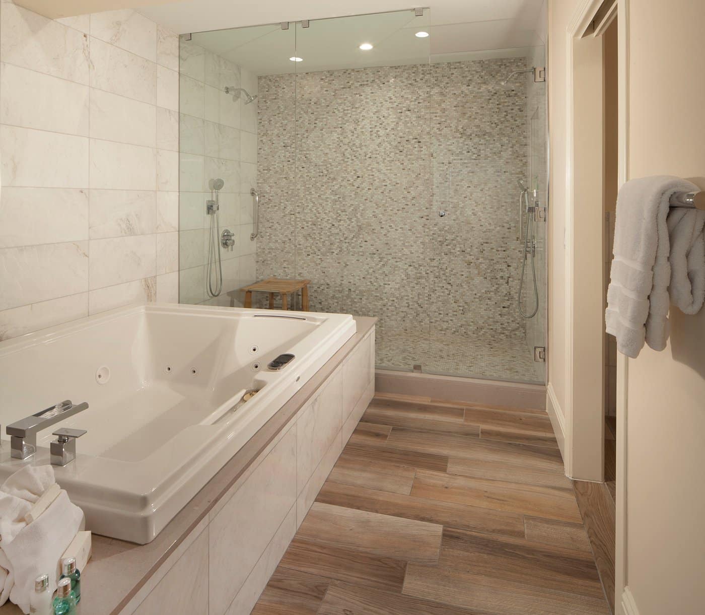 Pier House Resort & Spa has Jacuzzi suites