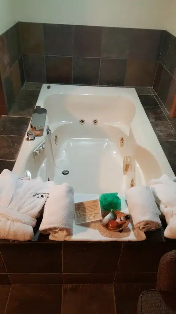 Surfland Hotel has Jacuzzi suites
