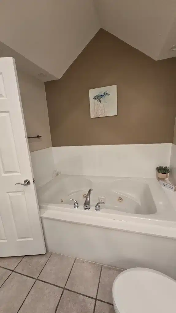The Beach Condominiums Hotel - Resort has Jacuzzi suites