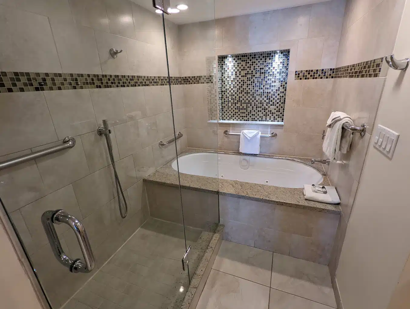 The Galleon Resort And Marina has Jacuzzi suites