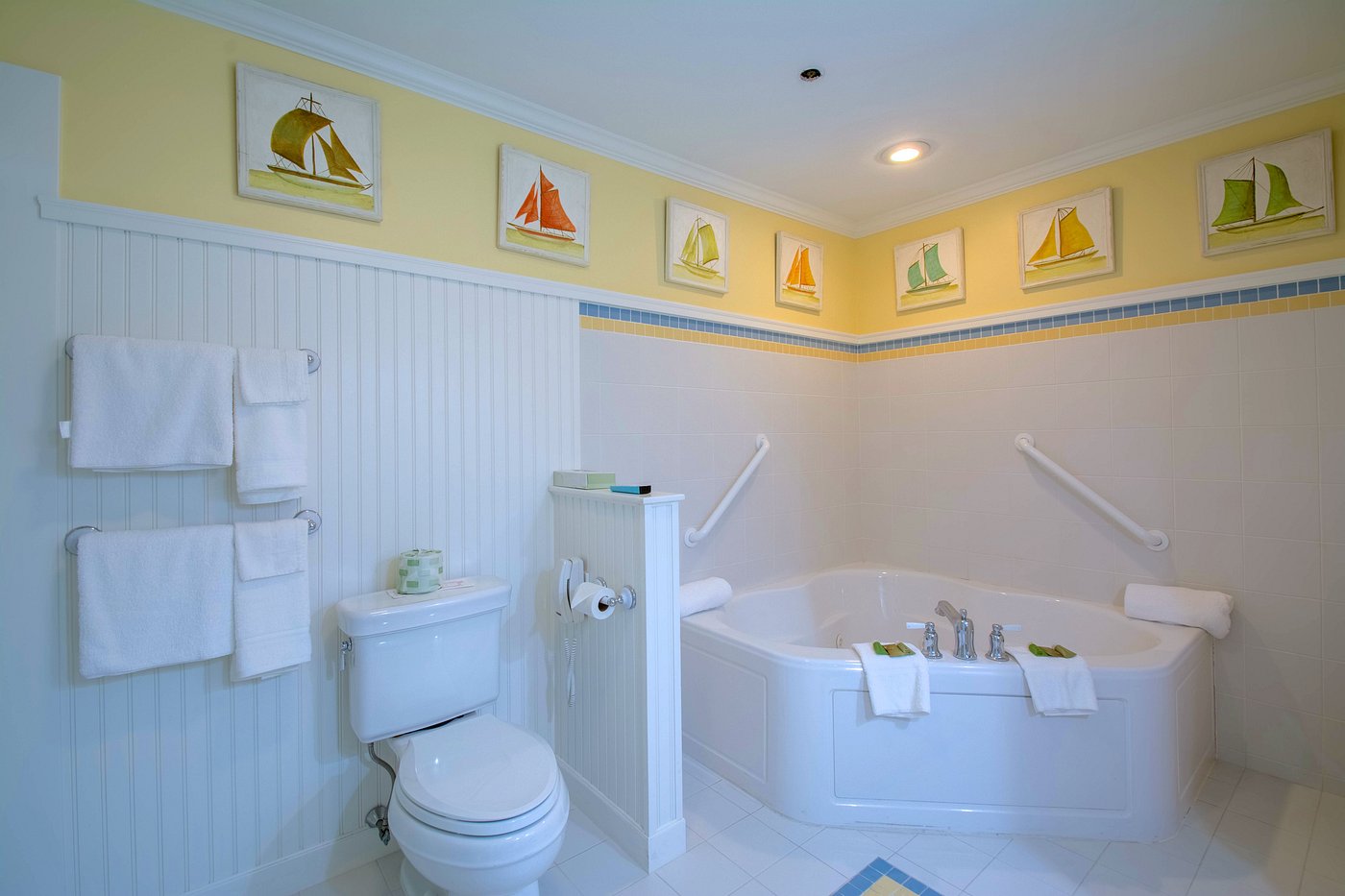 Anchorage Inn and Suites has suites with private spa tub