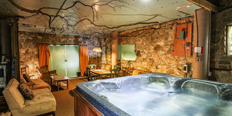Bear Creek Lodge and Cabins in Helen Ga has Jacuzzi suites
