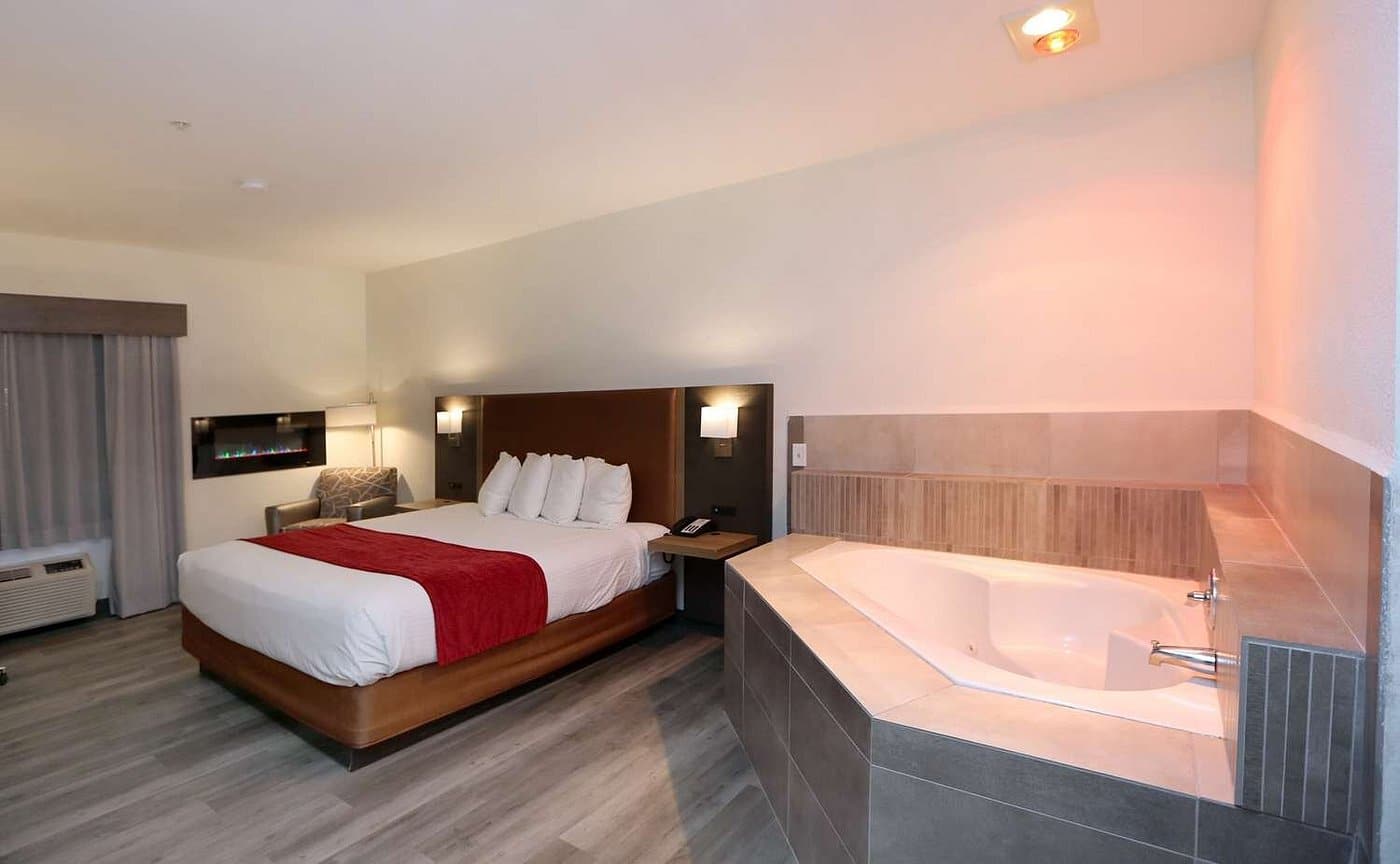Best Western Inn of Payson has Jacuzzi suites