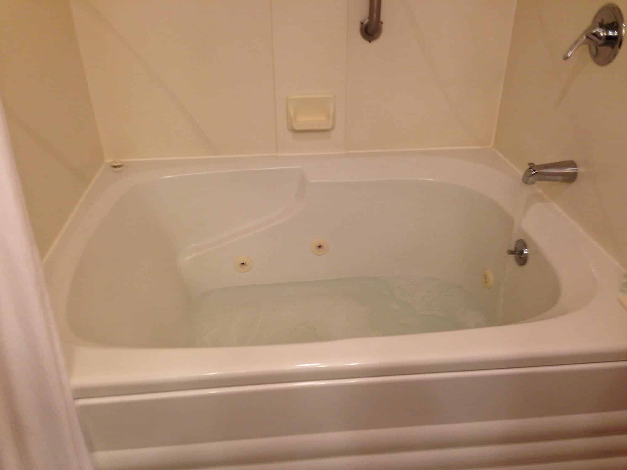 Best Western Plus Portsmouth Hotel And Suites has rooms with private spa tubs