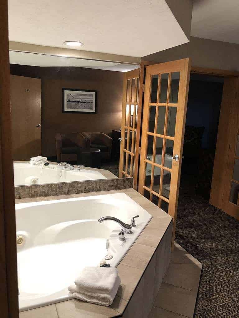 Best Western Ramkota Hotel has Jacuzzi suites