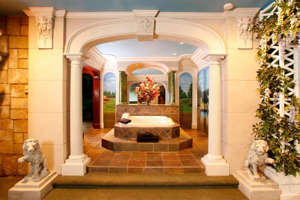 Black Swan Inn Pocatello has Jacuzzi suites