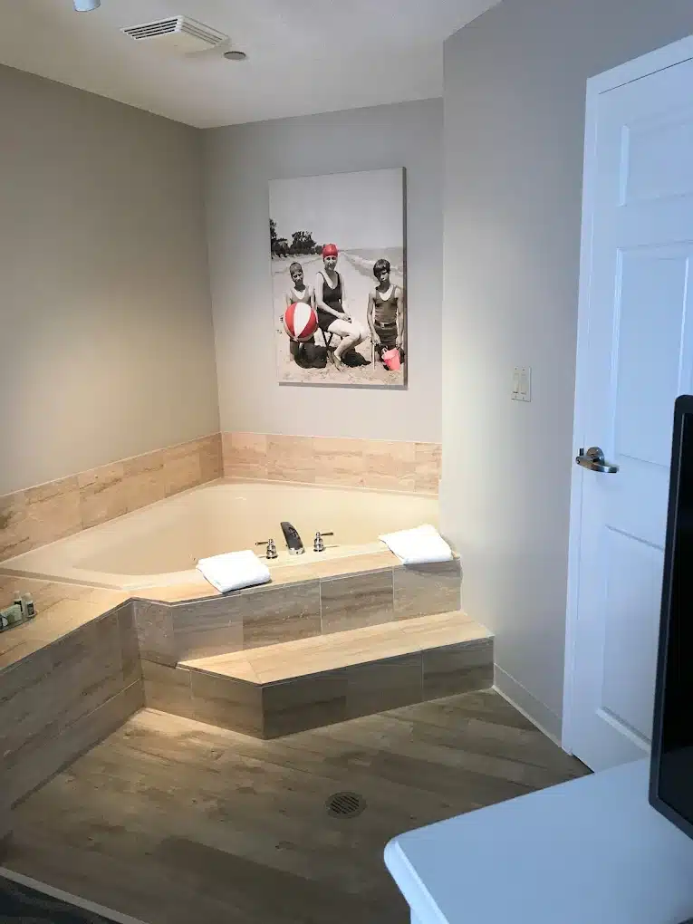 Cedar Point's Hotel Breakers has Jacuzzi suites