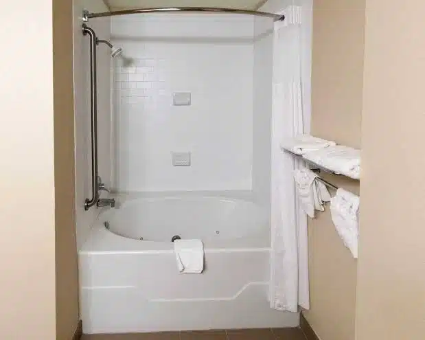 Comfort Inn & Suites LaGrange has Jacuzzi suites