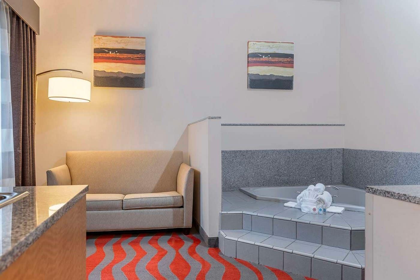Comfort Suites by Choice Boise West Meridian has Jacuzzi suites