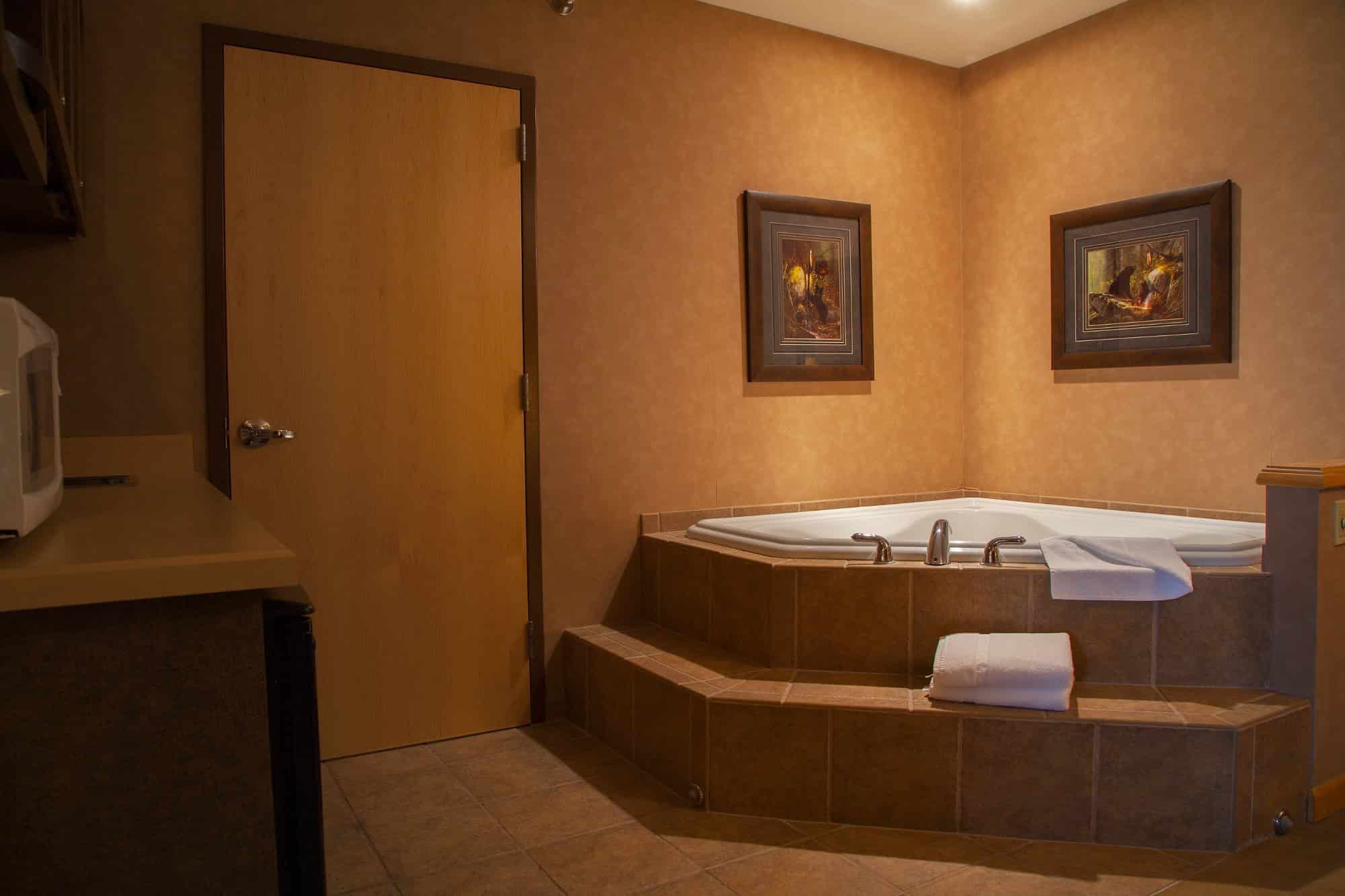 Dakota Sioux Casino & Hotel has Jacuzzi suites