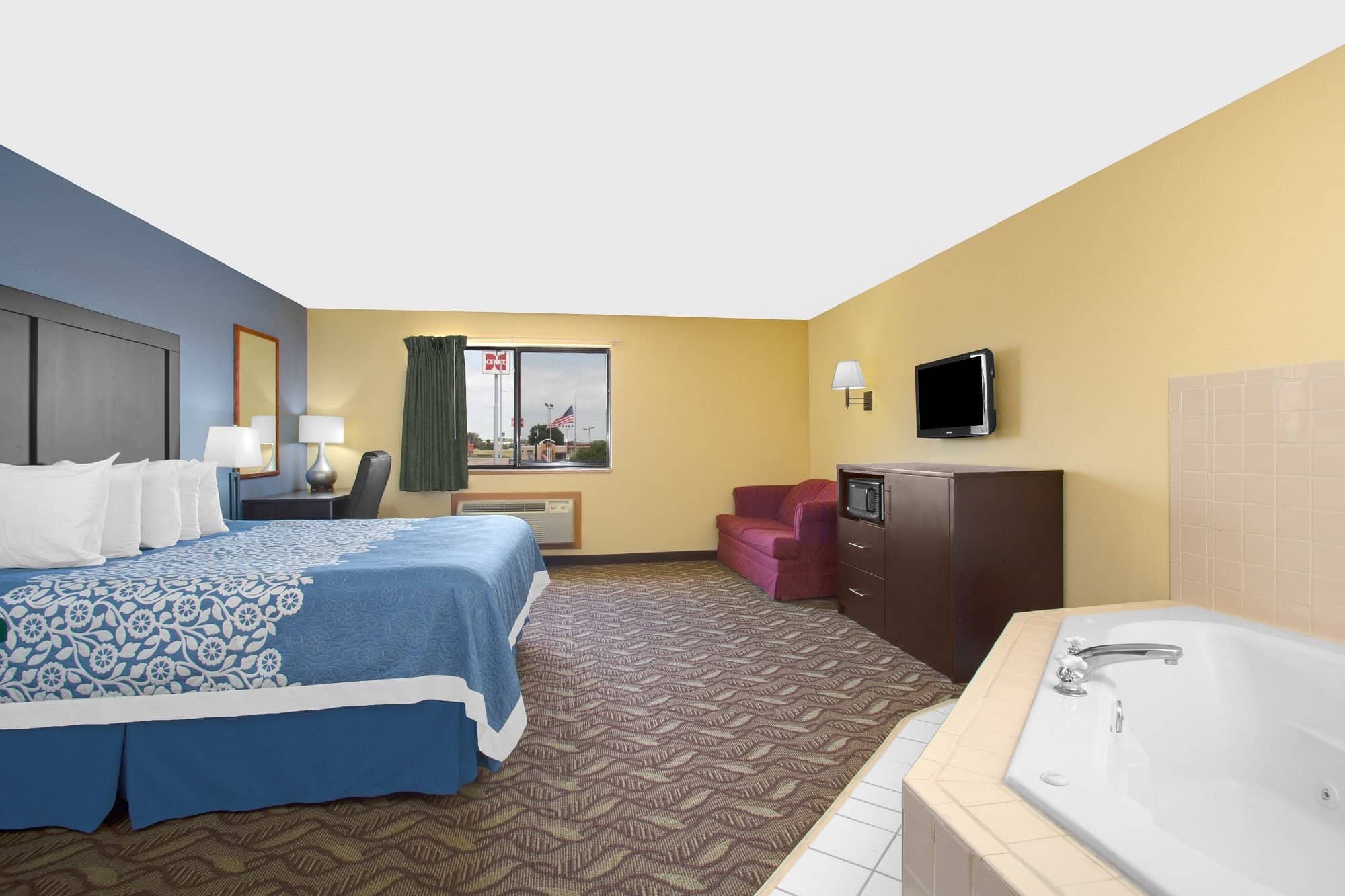 Days Inn by Wyndham North Platte has suites with private hot tub