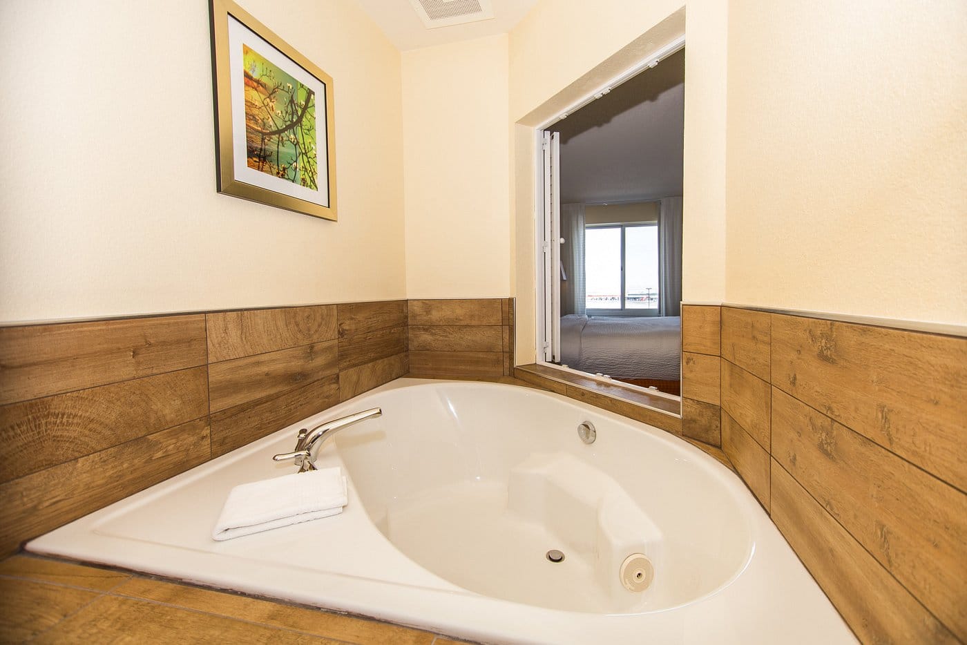 Fairfield Inn & Suites Rapid City has Jacuzzi suites