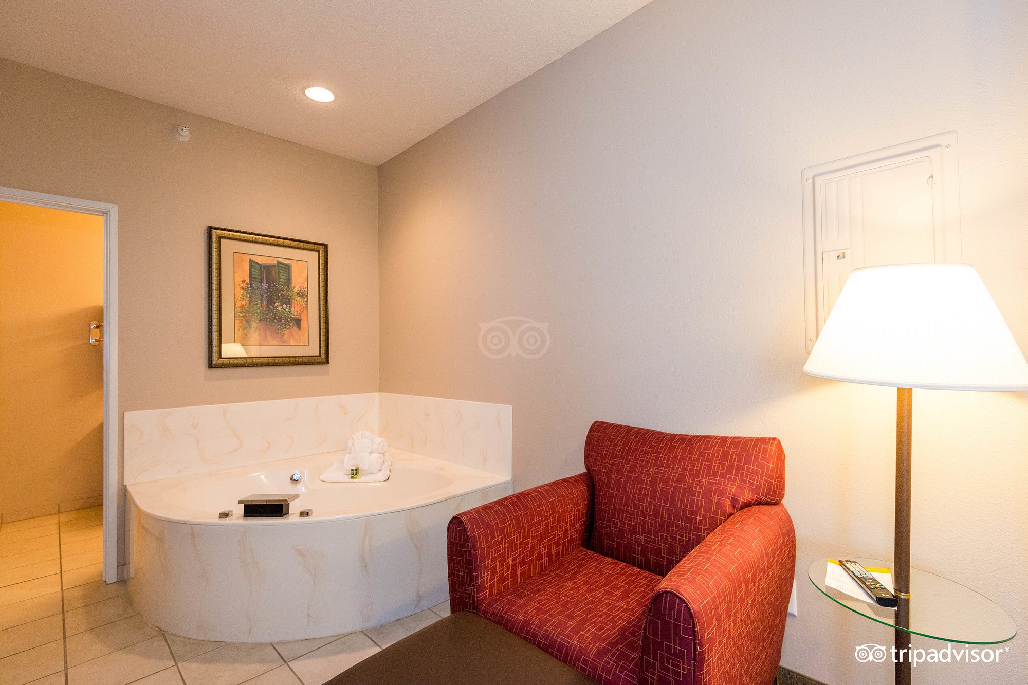 GrandStay Residential Suites Hotel Rapid City has Jacuzzi suites