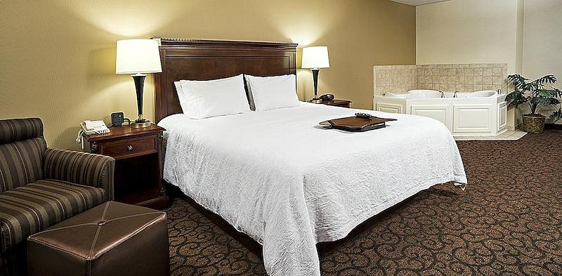 Hampton Inn Littleton has Jacuzzi suites