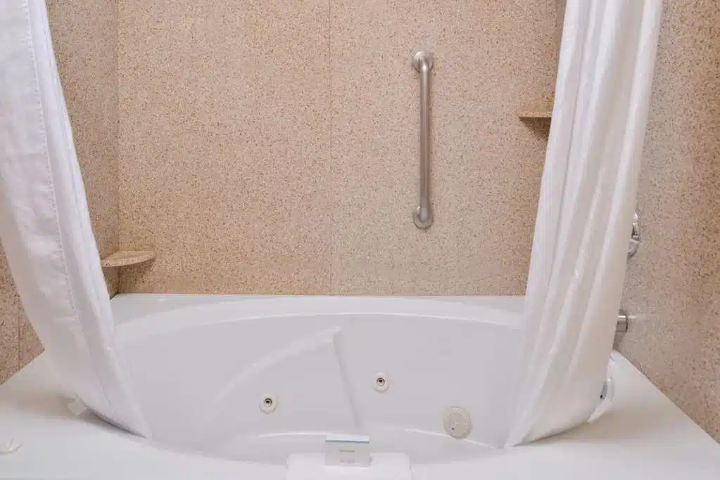 Hampton Inn & Suites Boise-Meridian has Jacuzzi suites