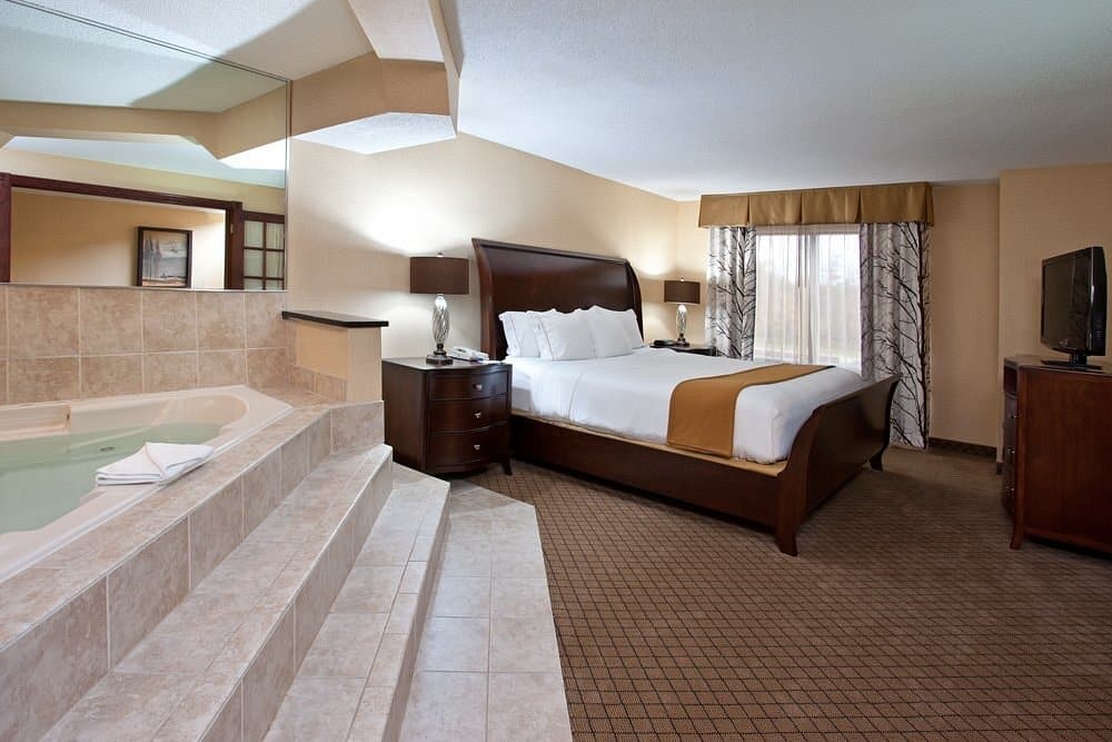 Holiday Inn Express & Suites Wadsworth