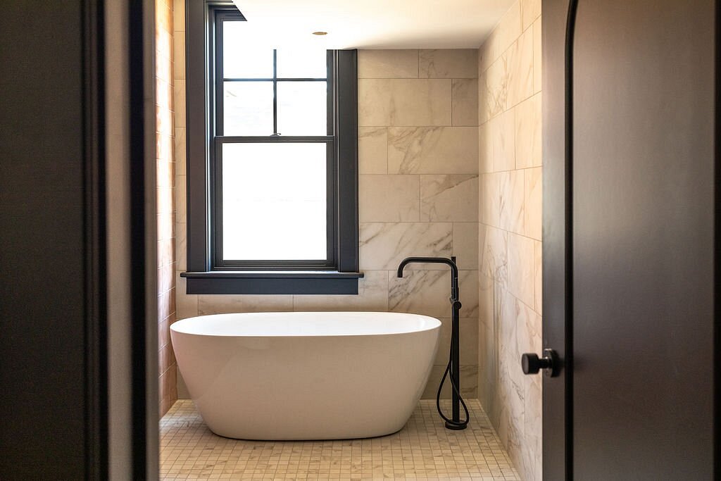 Hotel Thaxter has suites with private spa tub