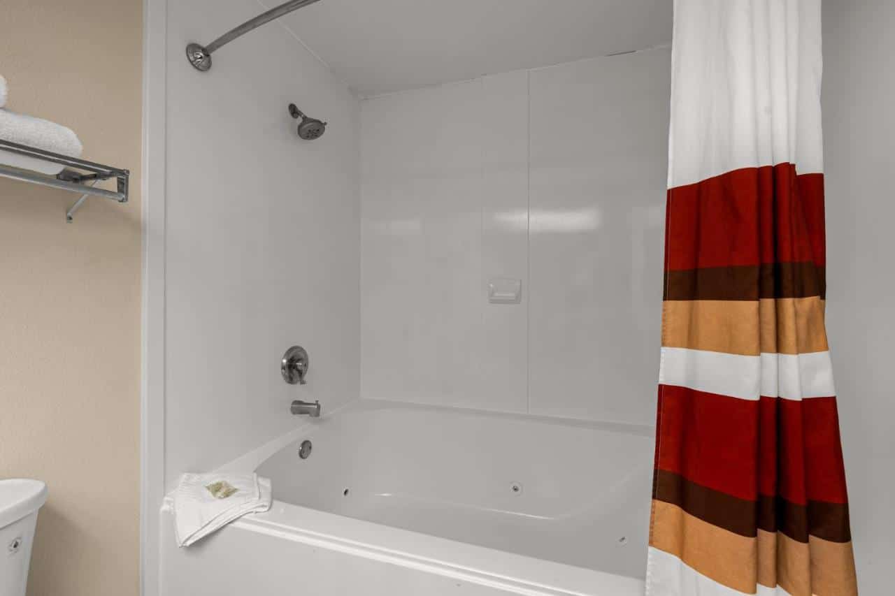 Red Roof Inn & Suites Albany