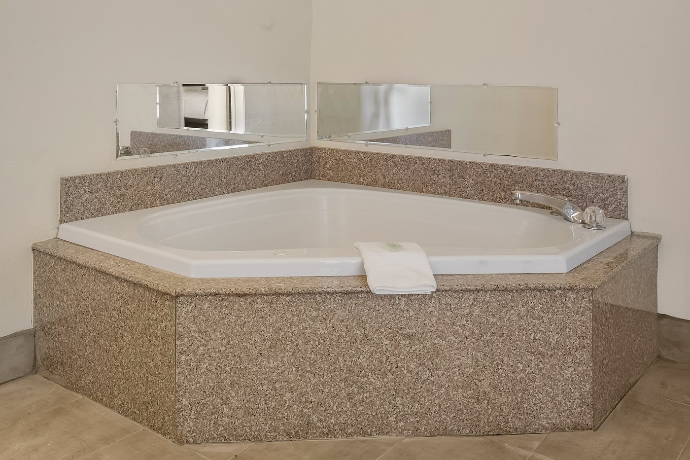Sleep Inn & Suites Foley has suites with private spa tubs