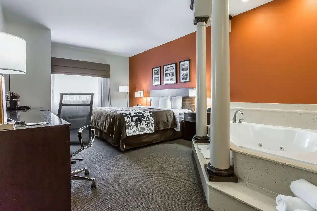 Sleep Inn And Suites Lubbock has Jacuzzi suites