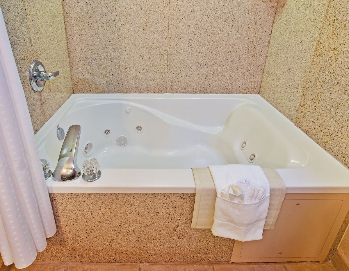 Holiday Inn Express & Suites Dyersburg