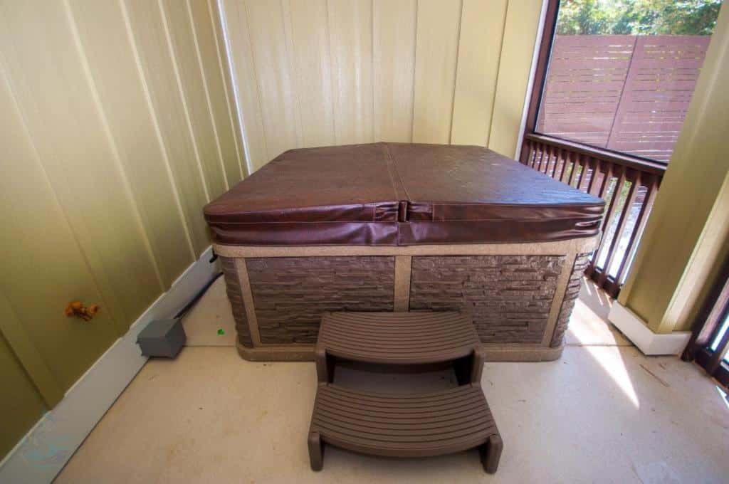 Beacon Villas at Corolla Light Resort by KEES Vacations has Jacuzzi suites