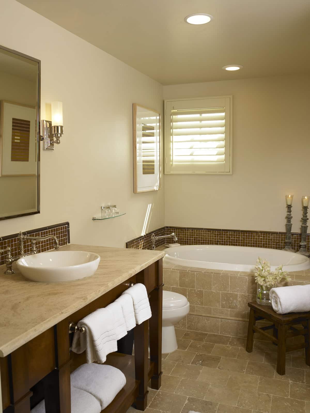 Hotel Cheval has rooms with private hot tub