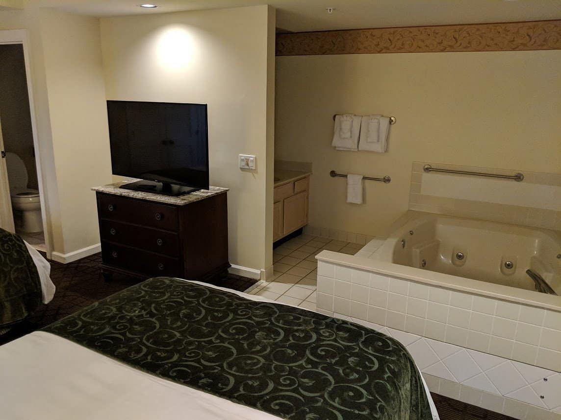 Marriott's Harbour Club has Jacuzzi suites