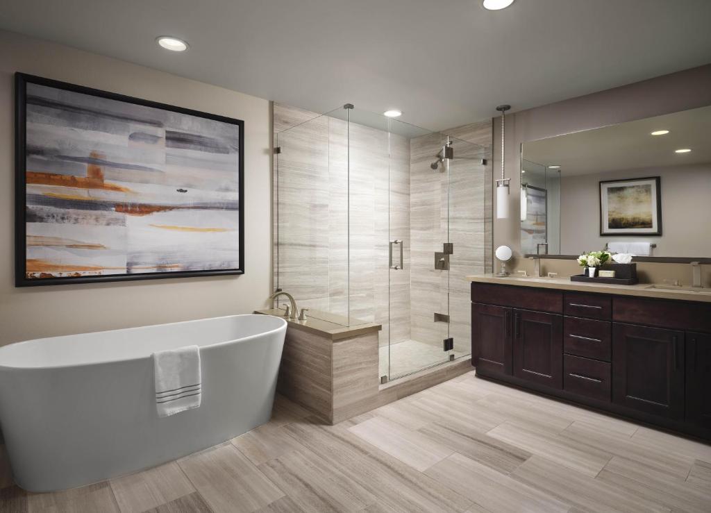 Hyatt Vacation Club at Northstar Lodge has private spa tubs